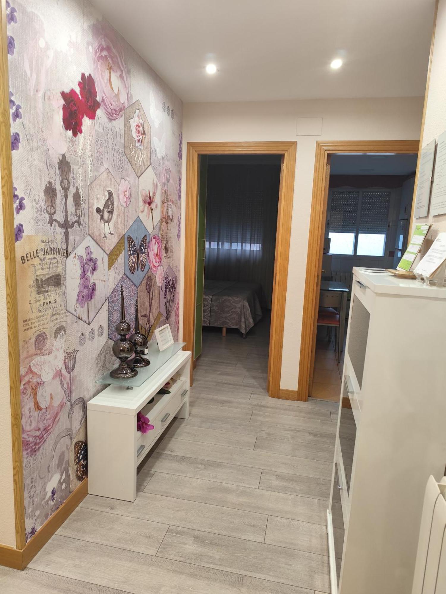 Apartamento De Tres Dormitorios Con Garaje Y Todos Los Servicios Cerca Burgo Exterior foto