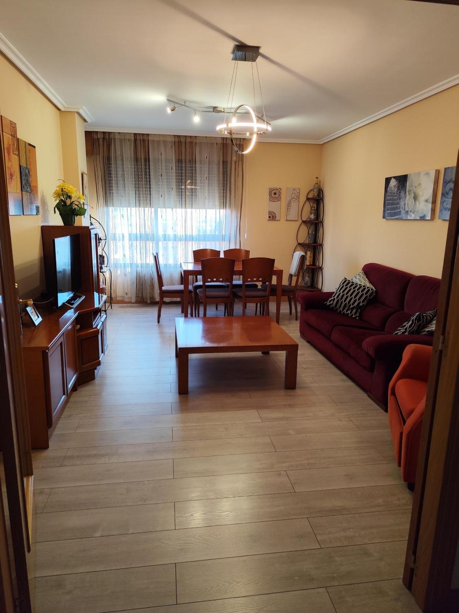 Apartamento De Tres Dormitorios Con Garaje Y Todos Los Servicios Cerca Burgo Exterior foto